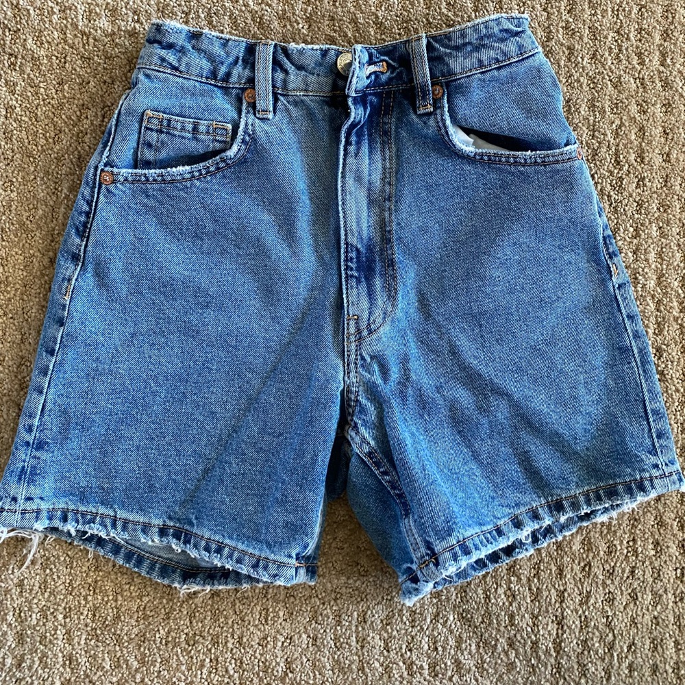 ZARA High Waisted Jean Shorts, Medium Wash, Size 0